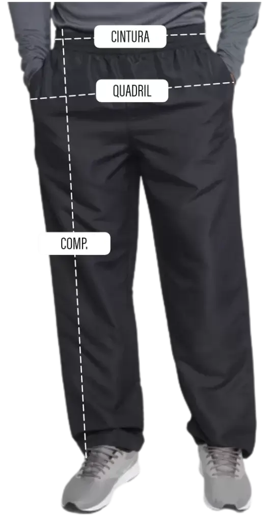 SP< Uniformes - Homem usando calça com elástico na listra e bolsos estilo faca. Imagem indicando as medidas da peça, listra horizontal na altura do cós indicando a cintura, listra horizontal de um bolso ao outro indicando quadril, listra do cós até a barra indicando o comprimento.