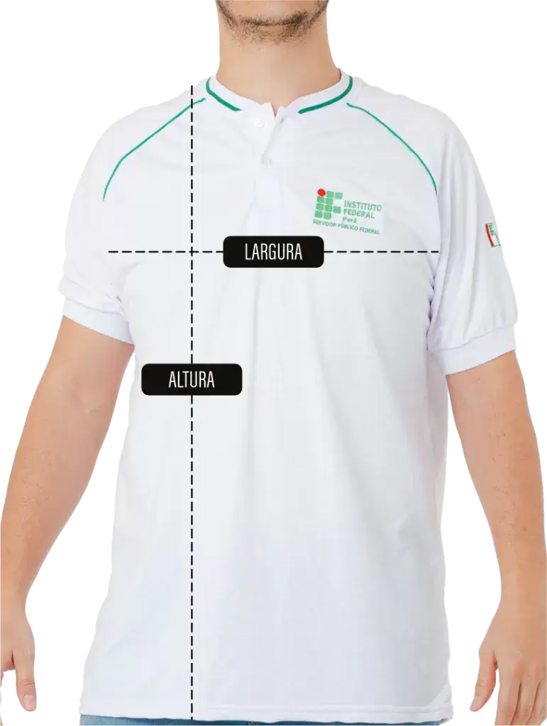 SP< Uniformes - Homem vestindo camiseta manga curta com gola padre e detalhe contrastante na gola. Com a logo da empresa bordada na lateral superior da peça e na manga esquerda de quem veste. Imagem indicando as medidas da peça, listra horizontal na altura do peito indicando a largura, listra do ponto mais alto do ombro até a barra indicando a altura.