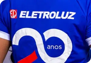 SP< Uniformes - Detalhe de estampa na camiseta.