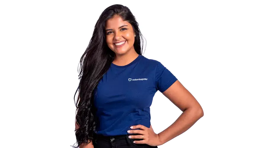 SP< Uniformes - Mulher vestindo camiseta babylook manga curta gola redonda com logo de empresa estampada na lateral.